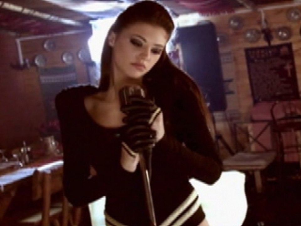 Tom Boxer feat. Antonia - Morena