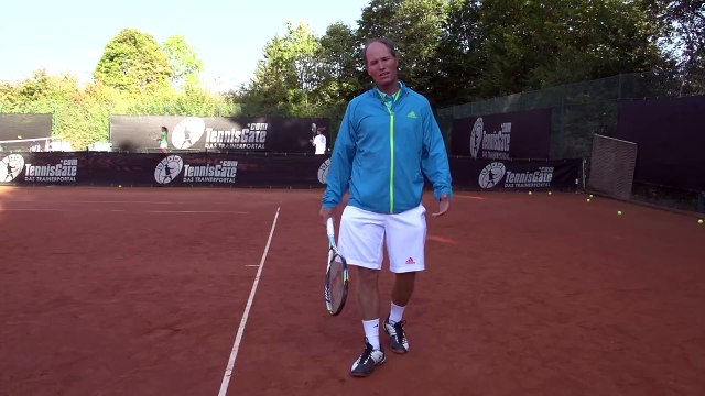 Tennis Tip - Step Forwards for a Better One Handed Backhand