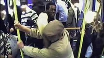 Racismo antiblanco, negro golpea en la cara a anciano blanco de 96 años veterano de guerra, Londres