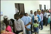 Algunos extranjeros haitianos se quejan por documentos para regularización