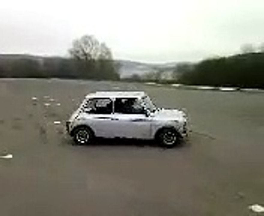 austin mini moteur moto ( 1000 FZR )