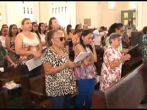 Catedral recebe fiéis no feriado de Corpus Christi