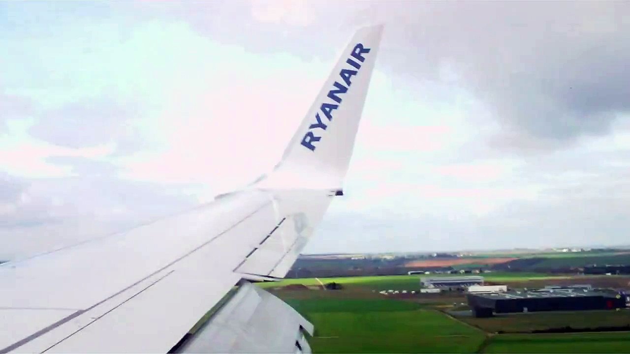 Atterrissage d'un Boeing 737 de Ryanair à Poitiers