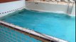 Una piscina...con olas! En el Balneario de Arnedillo.MOV