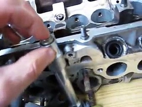 (25) Golf Gti Mk2 1.8 Valve Stem Oil Seals