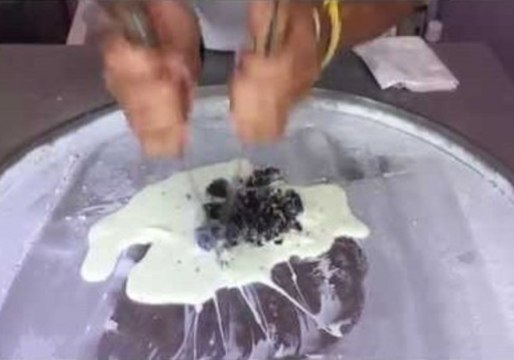 Thai Vendor Creates Instant Ice Cream Rolls