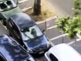 Donne al Volante - il parcheggio