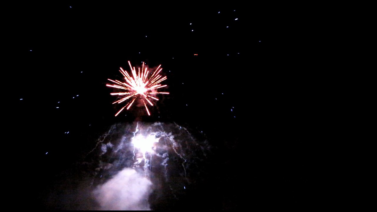 Feuerwerk an der Göltzschtalbrücke.  hellStar-fireworks