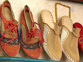 Обувь из рафии: где и как её производят?