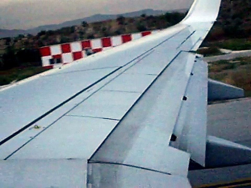 Ryanair Boeing 737-800 Take off from Malaga