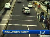 Cámaras de la AMT graban a taxistas invadiendo las vías exclusivas