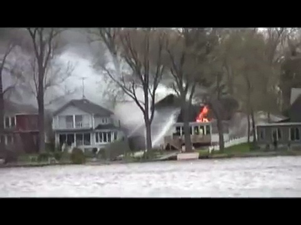 News - House on fire on Crystal Lake, Crystal Lake, Illinois