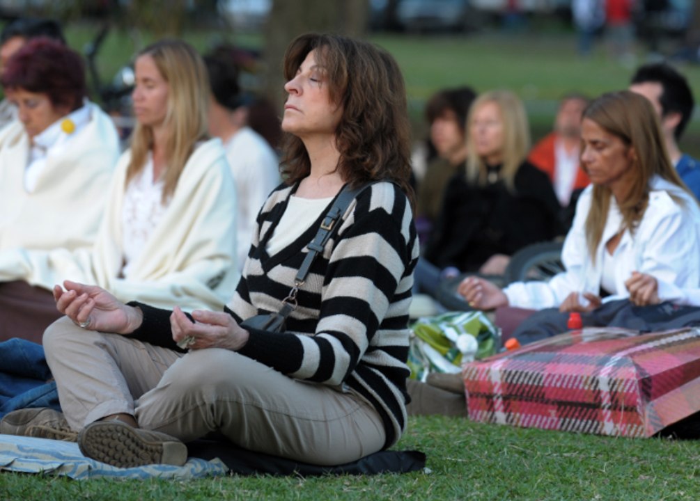 Comment la méditation peut vous aider à déconnecter des réseaux sociaux