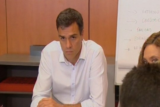 Gobierno recrimina al PSOE deriva a la izquierda radical