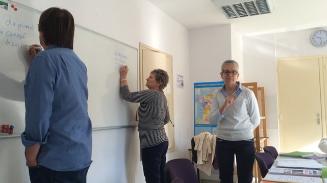 Des cours de français pour adultes étrangers avec le CEAS