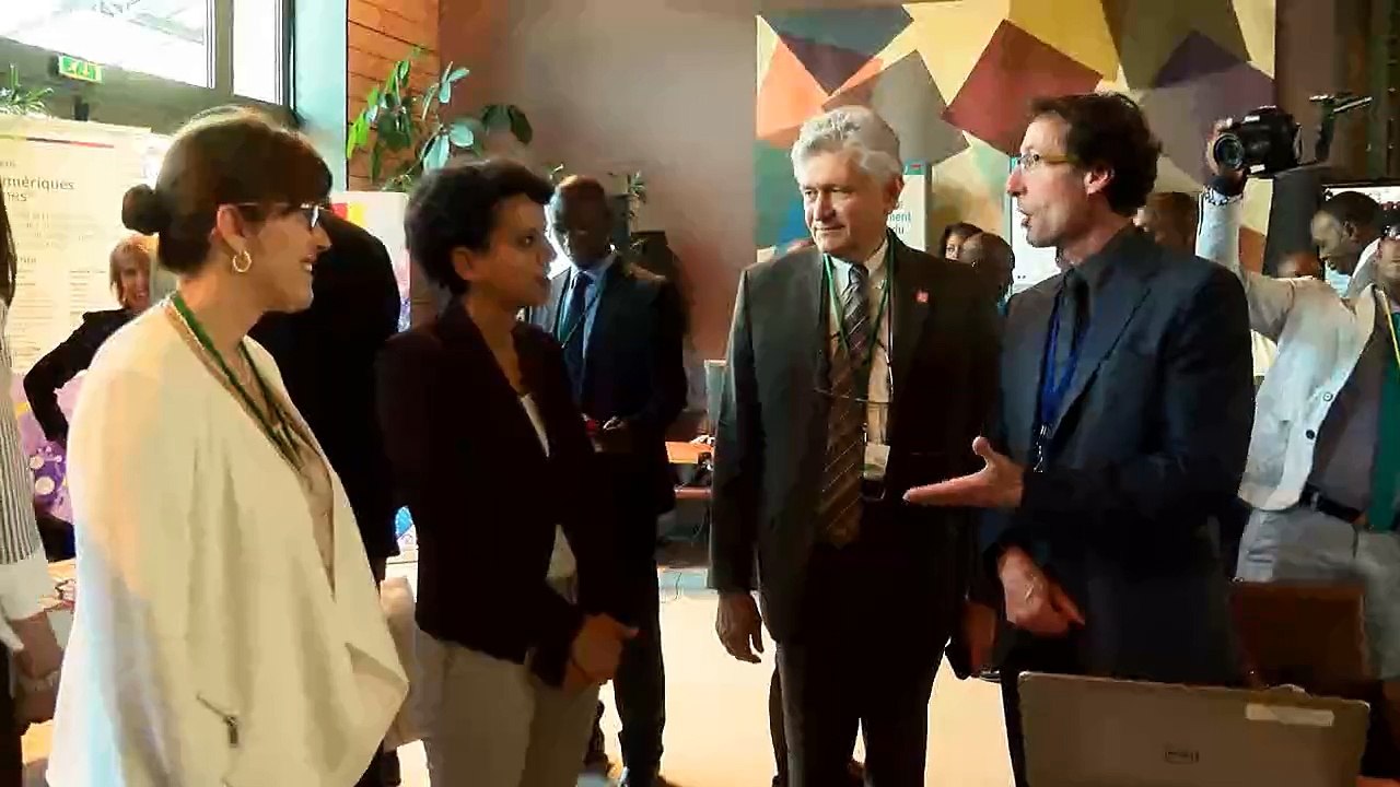 Réunion des ministres francophones  de l'enseignement supérieur  sur le développement du numérique universitaire : point presse de Najat Vallaud-Belkacem