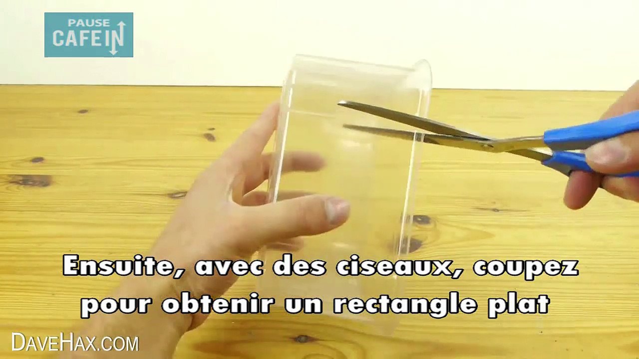 Il transforme un verre d'eau en verre de vin !