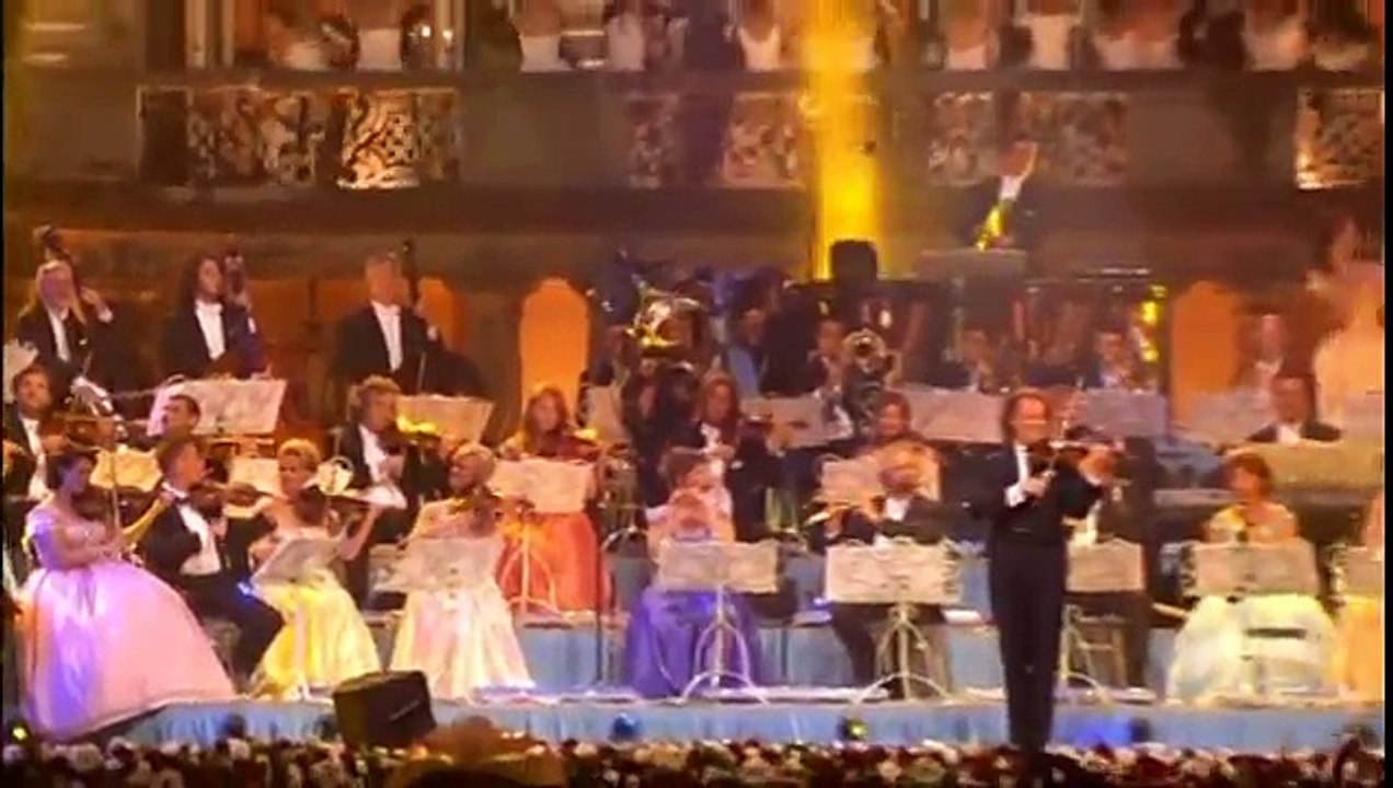 Andre Rieu live at Schönbrunn Vienna 2006 - Radetzky March - Vienna, City of My Dreams