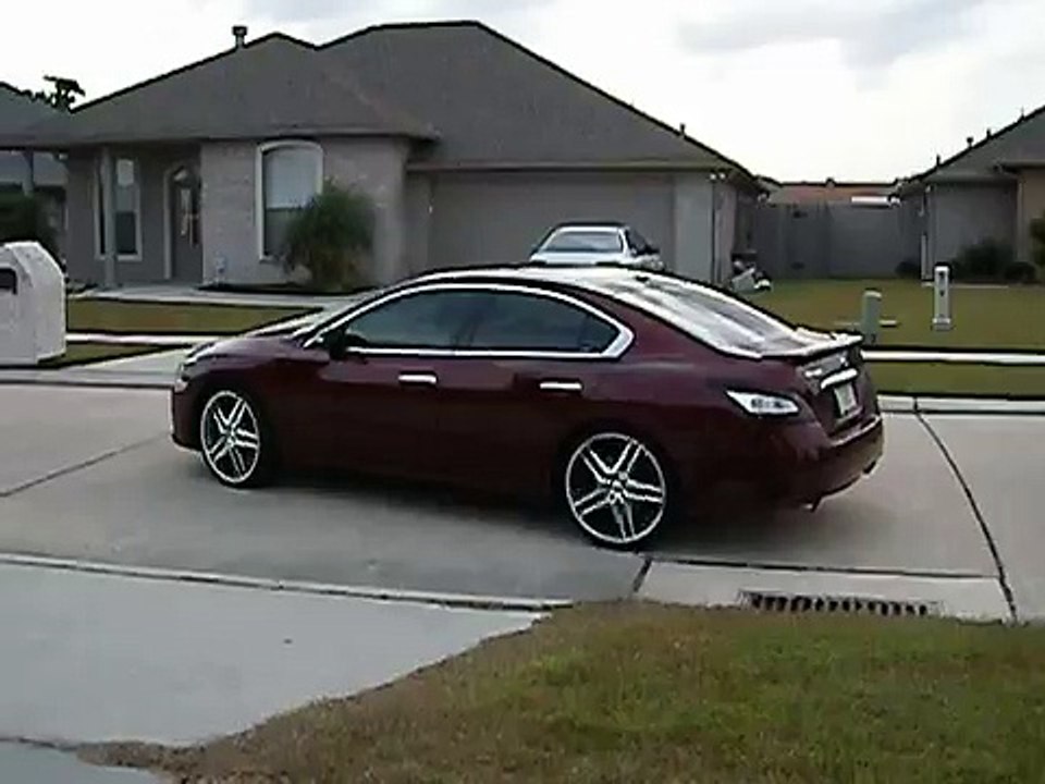 2009 Maxima on 22's