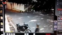 Así es como roban motos sin arma y sin llaves en Caracas
