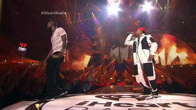 Chris Brown x Usher - New Flame (Live Best Version)