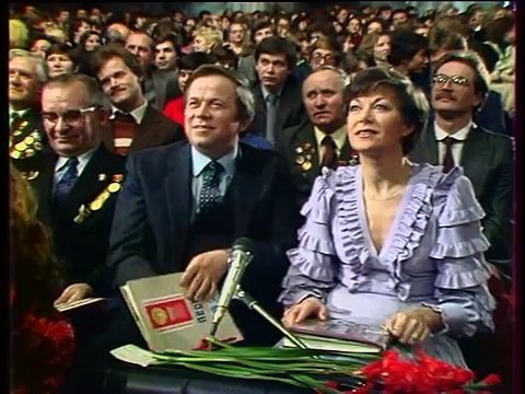 Алла Пугачева - Старинные часы (Песня 1982)