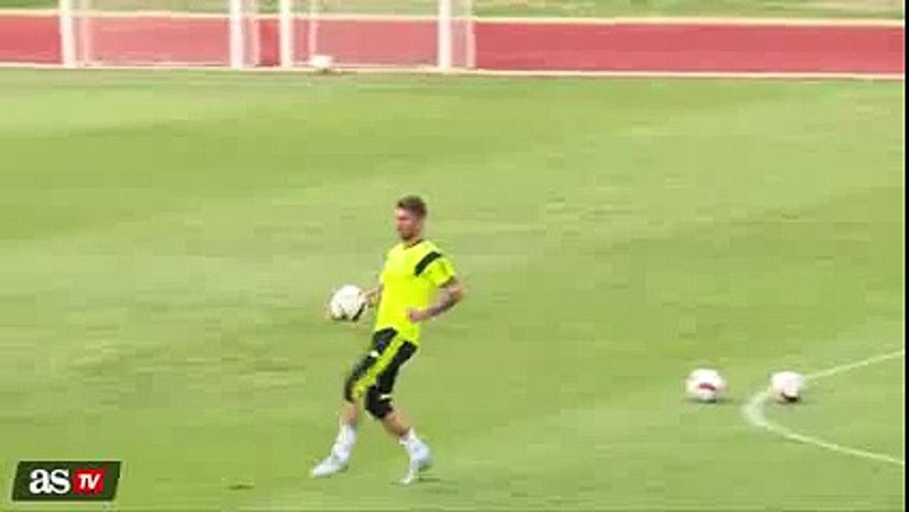 Ramos showing off his skills in his national team training grin emoticon best defender in the whole world !