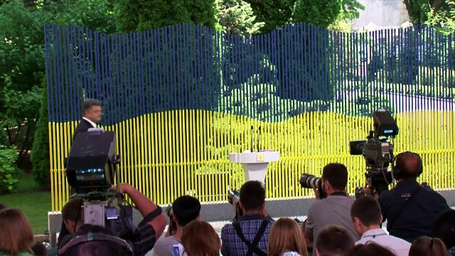 Poroshenko warns of 'colossal threat' of new Ukraine fighting