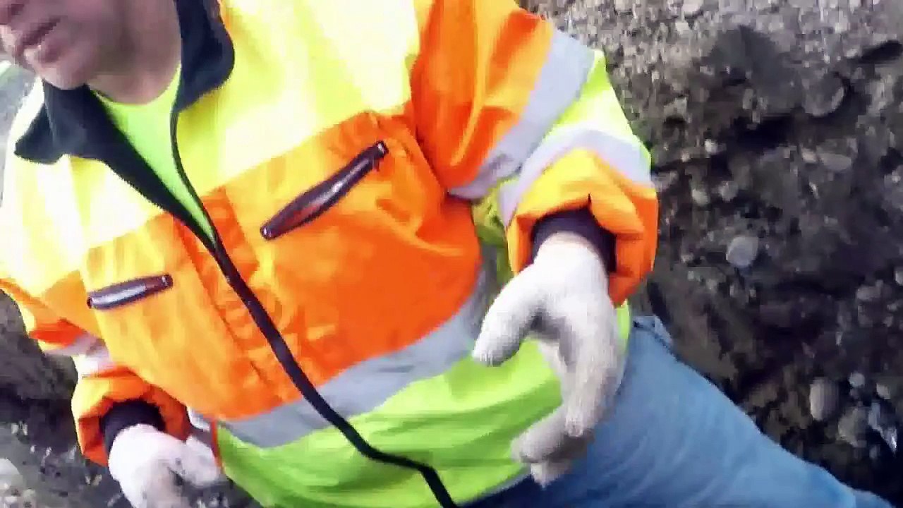 Hot tapping water main for PVC C-900