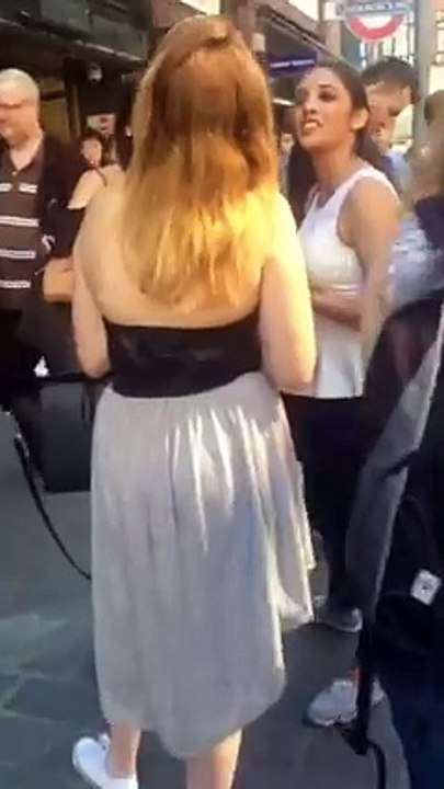 Demander à des inconnus de faire leur meilleur pas de danse