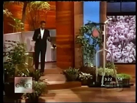 Obama oo ku ciyaarayo hees somali ah