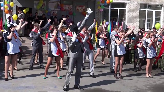 Ливадия 2012г, танец на последний звонок 11А