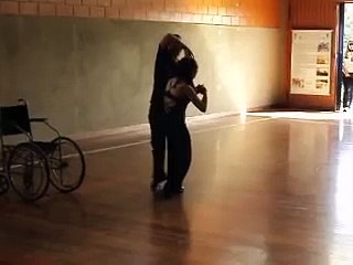 Apresentação de dança com cadeirante