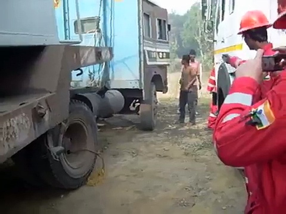 Ce mec Démarre un camion qui n'a plus de Batterie ni de Starter