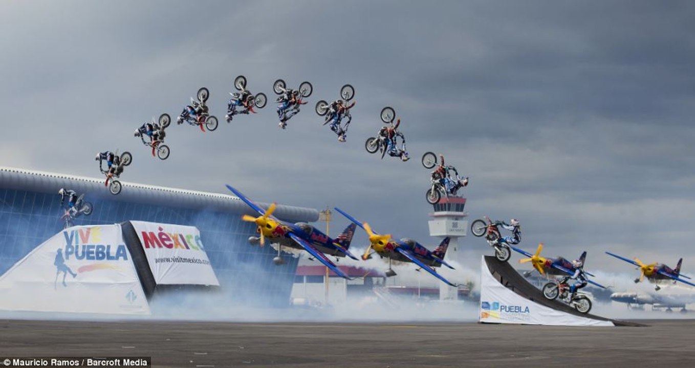 Motorbike Stunts Bus Backflip