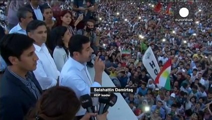 انفجار۲ بمب در گردهمایی حزب مخالف دولت ترکیه