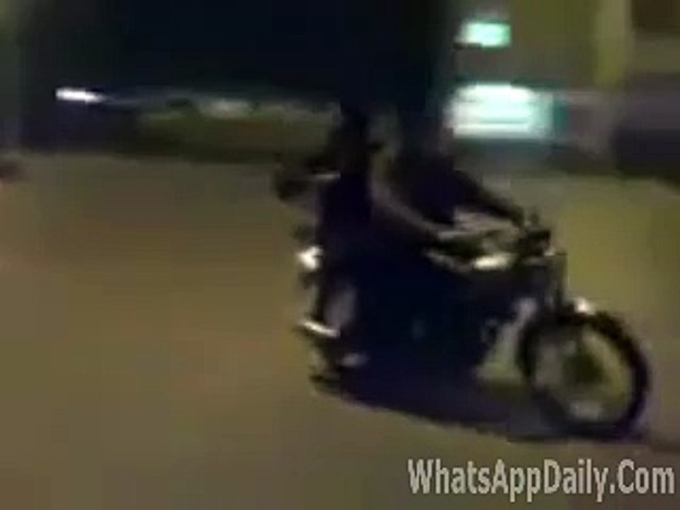 Thief fell off stolen bike then rode away