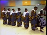 COMORES DANSE TRADITIONELLE FEMININE