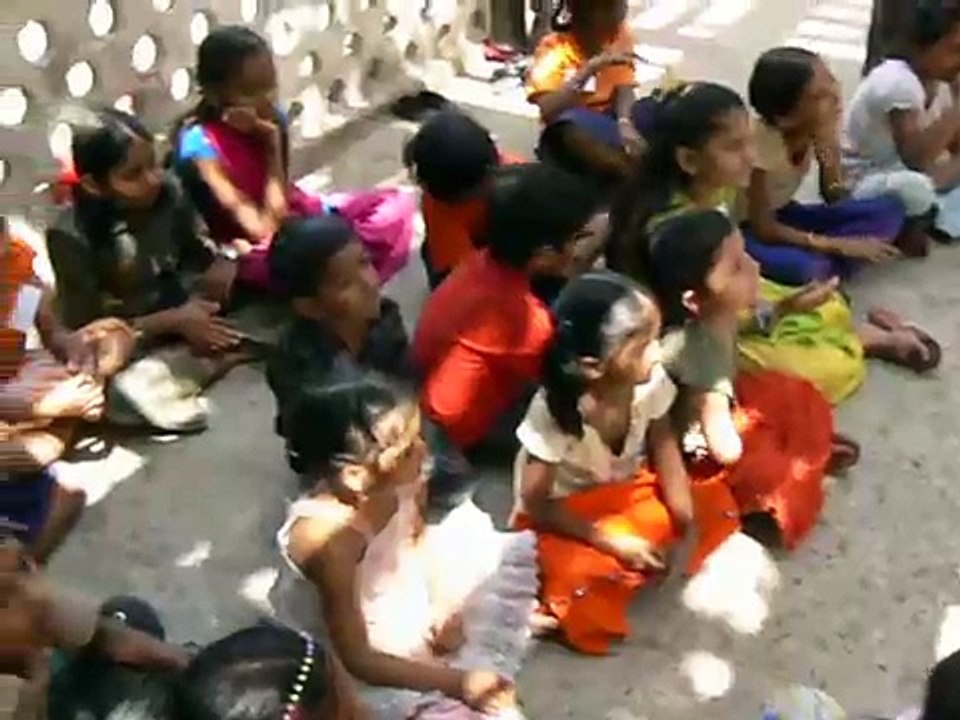 Lakadi ki kathi....kathi pe ghoda