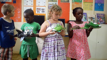 "Les pieds dans l'art"/CE1 de Mme GILLET Soisig/5 juin 2015.