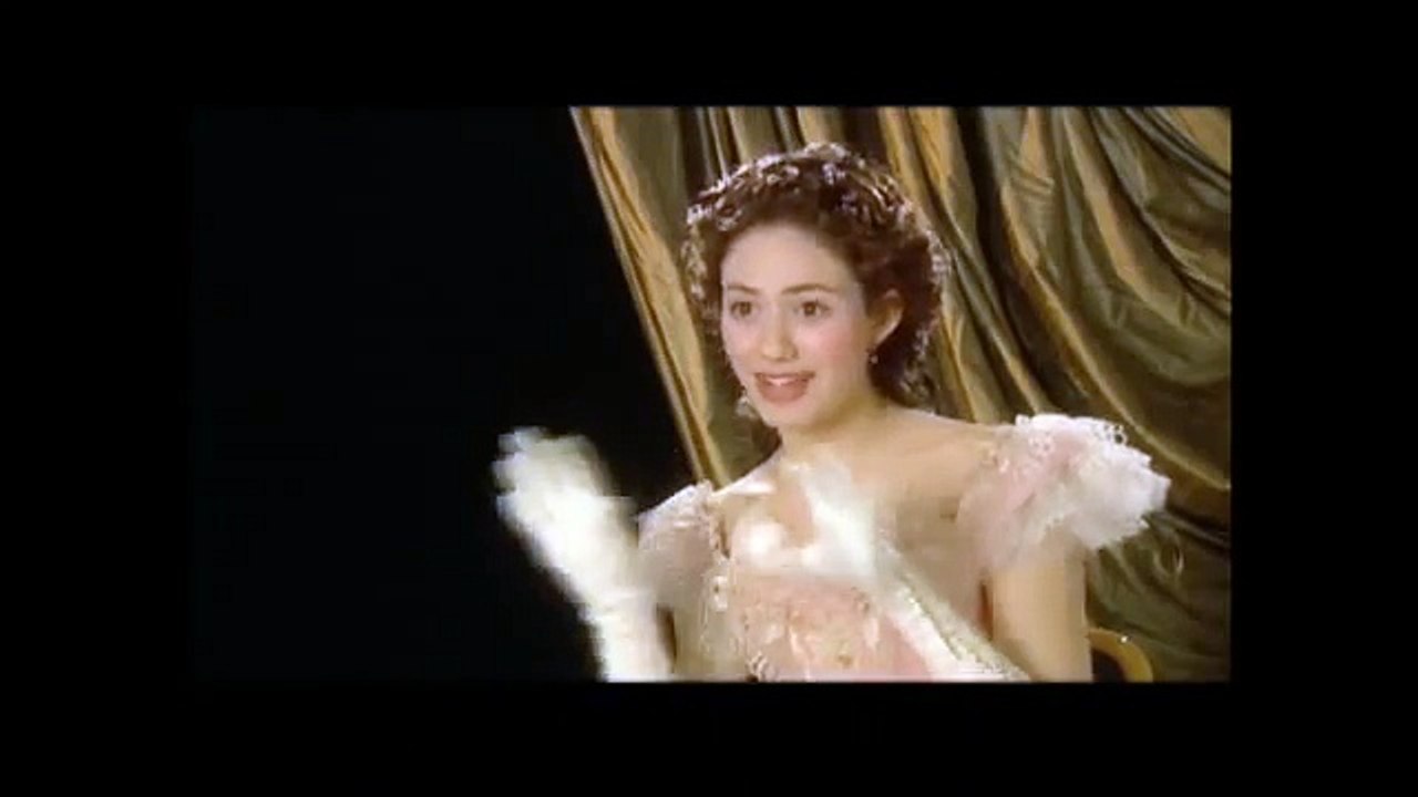Latest Celebrity Gossip - Emmy Rossum Kisses and Tells on the Set of Phantom of the Opera