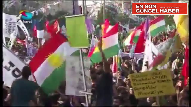 Diyarbakır'daki Miting alanındaki patlama anları Iste