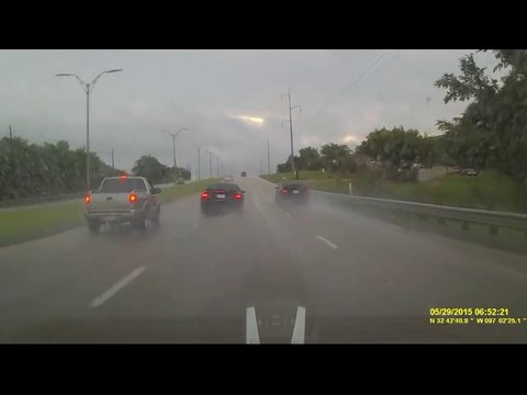 Mustang stracił kontrole podczas przyspieszania