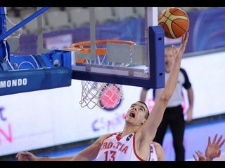 #FIBAU19 - Bender protects the basket with a nice block