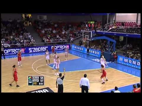 Queens Of Hoops - Drill - Amaya Valdemoro three point shot