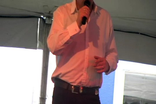 Colin Paul sings 'Danny Boy' Elvis Week