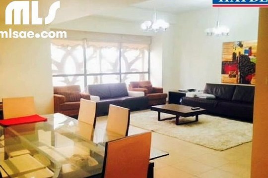 Large 2 Bed Sea Views freshly painted - mlsae.com