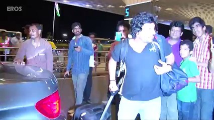 Télécharger la video: Celebs leave for IIFA  ErosNow E Buzz  Hrithik Roshan, Ranveer Singh, Arjun Kapoor, Sonakshi Sinha