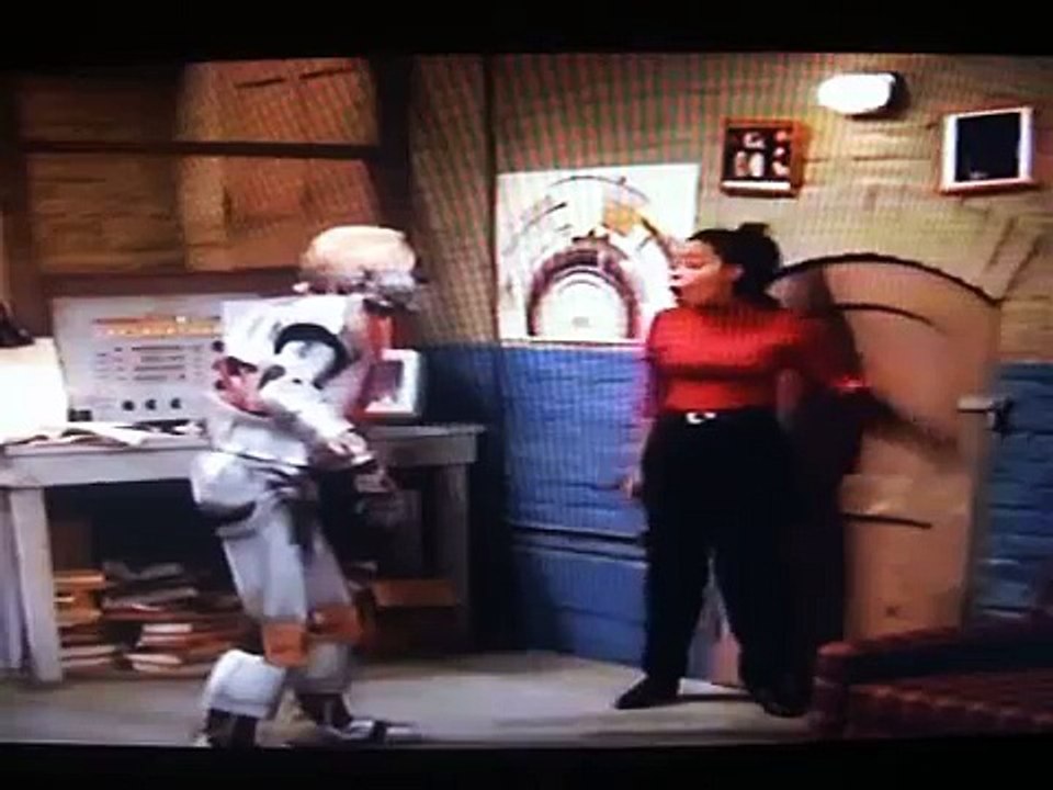 Michael Boogaloo Shrimp Chambers as Urkel-bot Family Matters - video ...