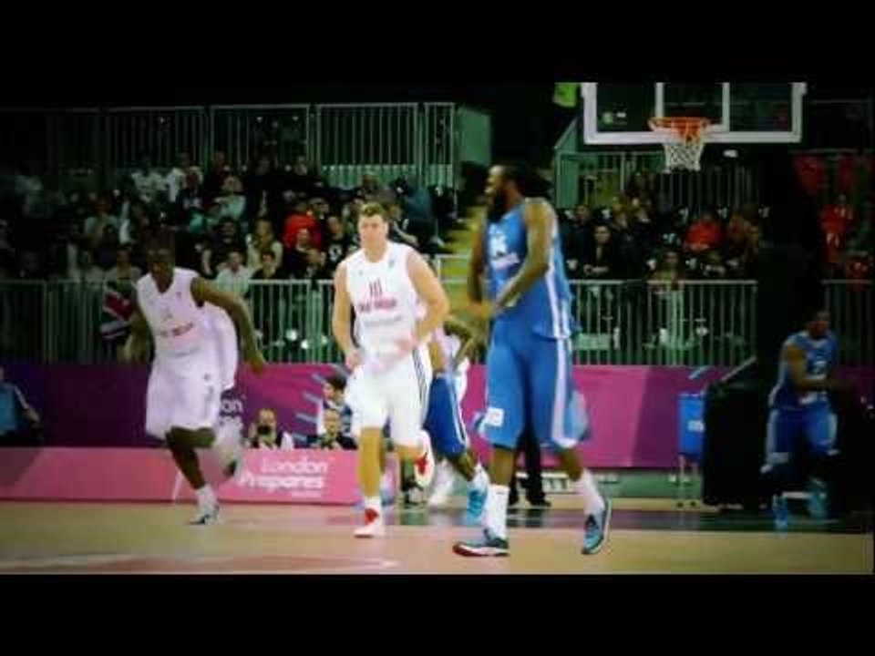 Nicolas Batum poster dunk